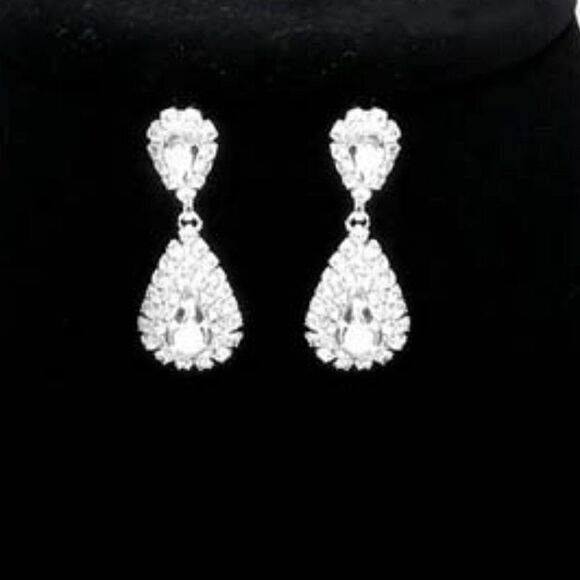 Clear Teardrop Stone Accented Rhinestone Necklace Set - Picture 2 of 4